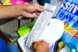 He Pays Just 12 Cents Instead of $948 for His Groceries: Here's the Scheme Devised by a Supermarket Cashier